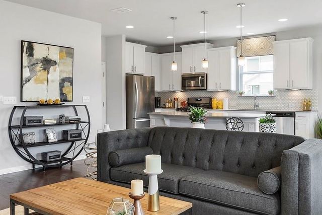 429 Staunton DR, Leander, TX 78641