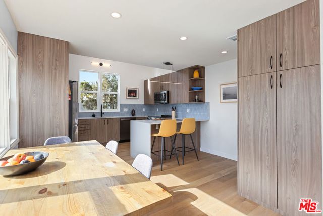 2922 Highland Avenue, Santa Monica, CA 90405