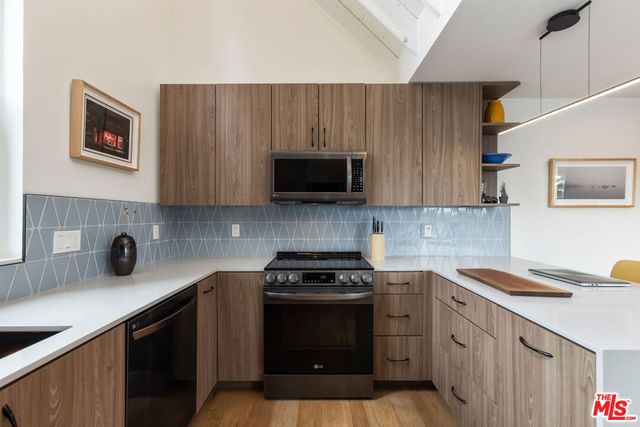 2922 Highland Avenue, Santa Monica, CA 90405