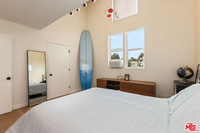 2922 Highland Avenue, Santa Monica, CA 90405