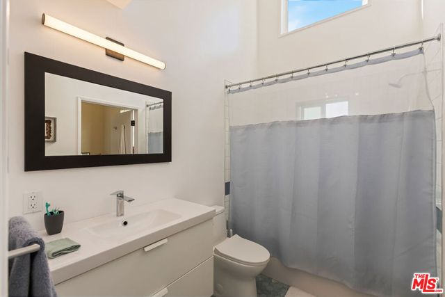 2922 Highland Avenue, Santa Monica, CA 90405