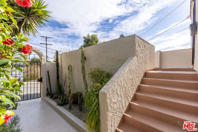 2922 Highland Avenue, Santa Monica, CA 90405