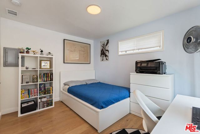 2922 Highland Avenue, Santa Monica, CA 90405