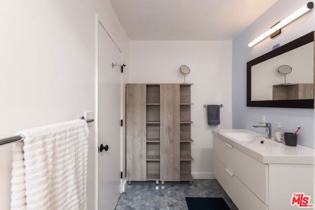 2922 Highland Avenue, Santa Monica, CA 90405