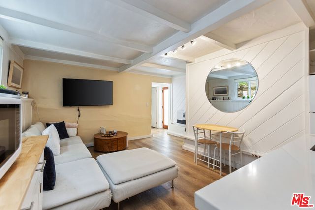 2922 Highland Avenue, Santa Monica, CA 90405