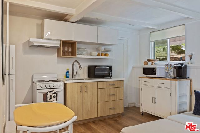 2922 Highland Avenue, Santa Monica, CA 90405