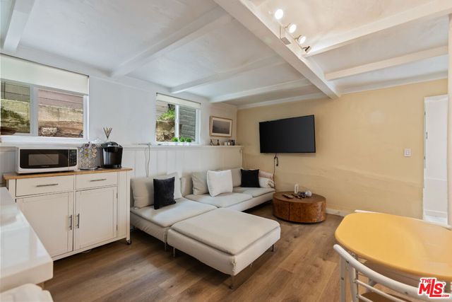 2922 Highland Avenue, Santa Monica, CA 90405