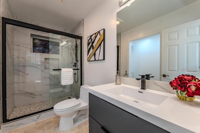 339 Kings Road, Brisbane, CA 94005