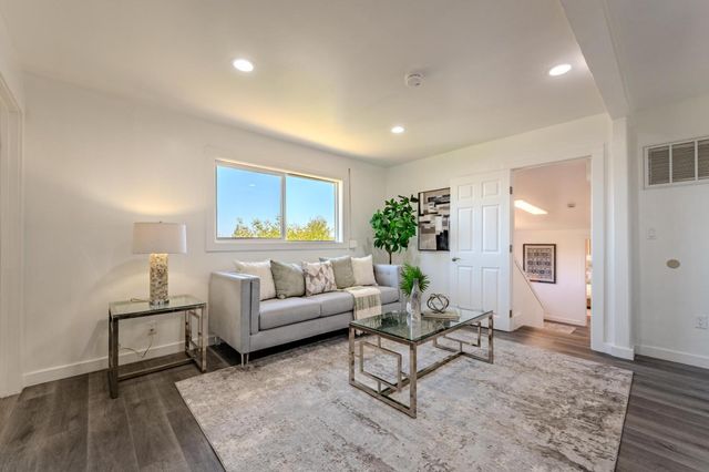 339 Kings Road, Brisbane, CA 94005