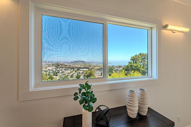 339 Kings Road, Brisbane, CA 94005