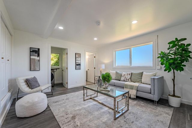 339 Kings Road, Brisbane, CA 94005