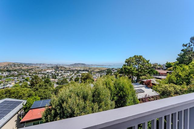 339 Kings Road, Brisbane, CA 94005