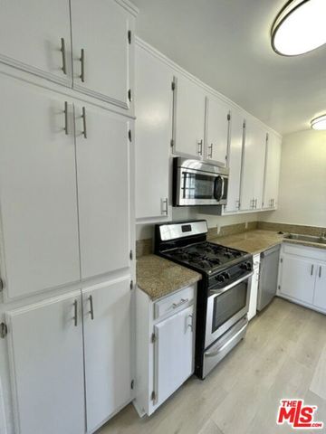 1600 N Martel Avenue B, Los Angeles, CA 90046