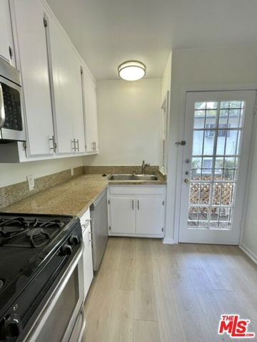 1600 N Martel Avenue B, Los Angeles, CA 90046