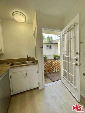 1600 N Martel Avenue B, Los Angeles, CA 90046