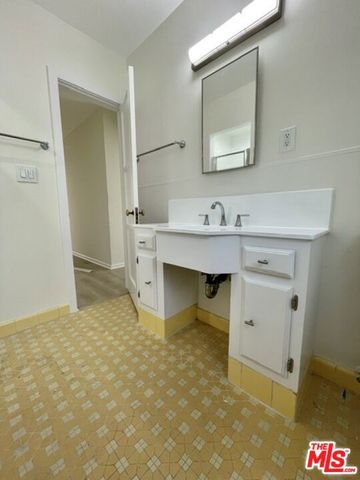 1600 N Martel Avenue B, Los Angeles, CA 90046