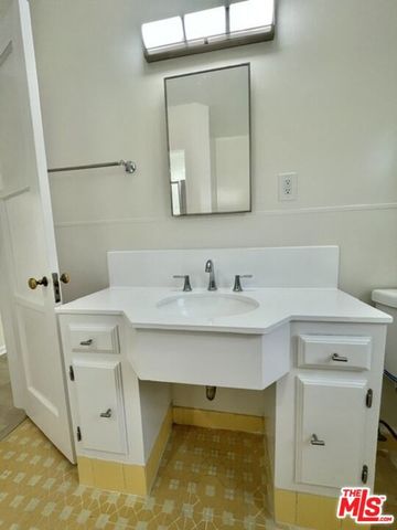 1600 N Martel Avenue B, Los Angeles, CA 90046