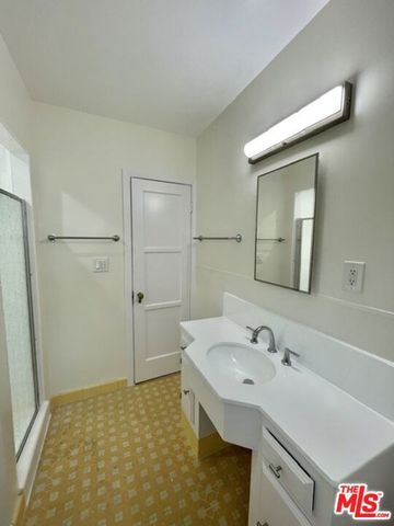 1600 N Martel Avenue B, Los Angeles, CA 90046