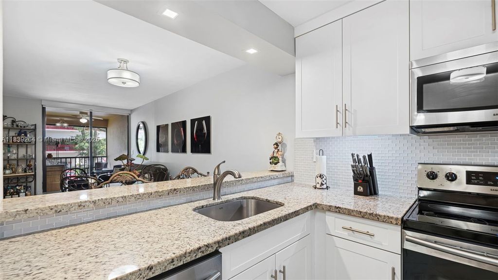 15405 N Miami Lakeway N 203-1, Miami Lakes, FL 33014
