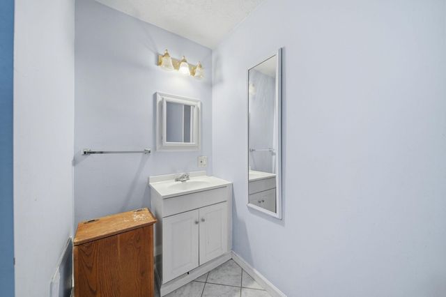 330 N West Avenue, Jackson City, MI 49201