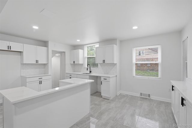 5200 Balfour Road, Detroit, MI 48224