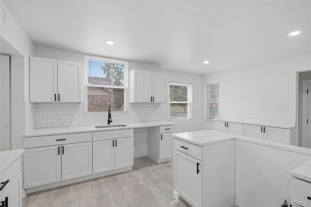 5200 Balfour Road, Detroit, MI 48224