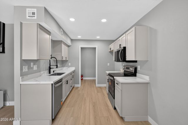 222 W BROWN Road 99, Mesa, AZ 85201