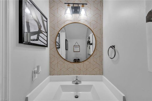 220 Whitewater DR, Newport News, VA 23608