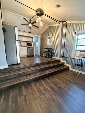 4630 Woodside St 3, Houston, TX 77023