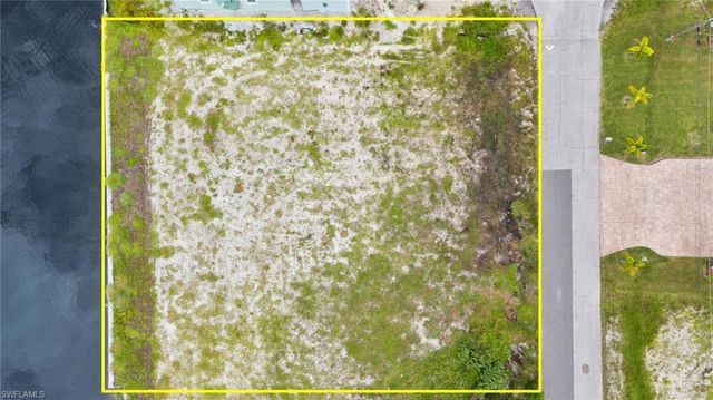 908 NW 39th AVE, Cape Coral, FL 33993