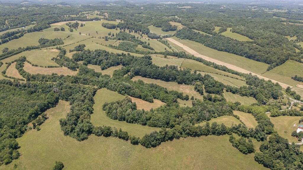 499 Mount Herman Rd, Shelbyville, TN 37160