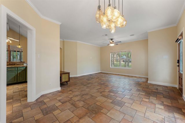 275 W Oak LOOP, Cedar Creek, TX 78612