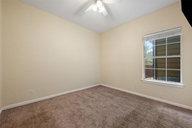 275 W Oak LOOP, Cedar Creek, TX 78612