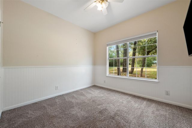 275 W Oak LOOP, Cedar Creek, TX 78612