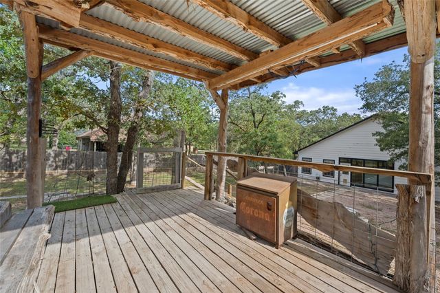 275 W Oak LOOP, Cedar Creek, TX 78612