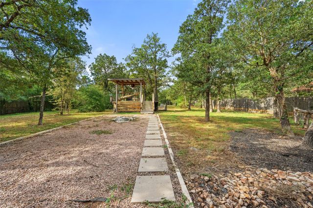 275 W Oak LOOP, Cedar Creek, TX 78612