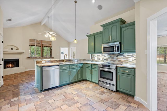 275 W Oak LOOP, Cedar Creek, TX 78612