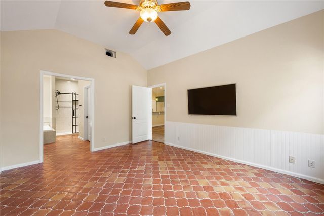 275 W Oak LOOP, Cedar Creek, TX 78612