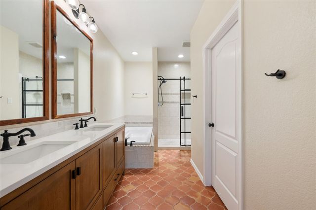 275 W Oak LOOP, Cedar Creek, TX 78612