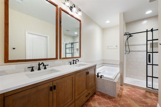 275 W Oak LOOP, Cedar Creek, TX 78612