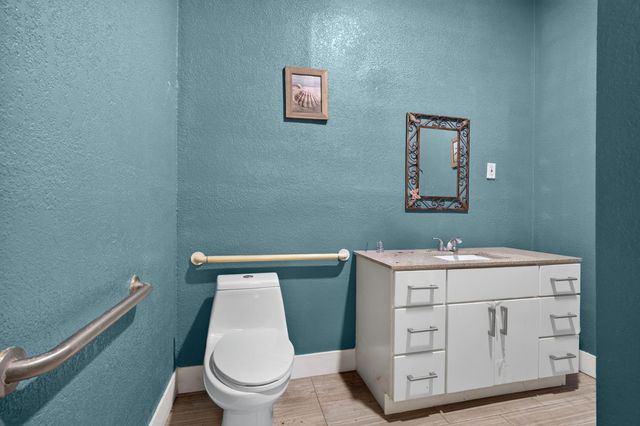 1133 E Harding Way, Stockton, CA 95205