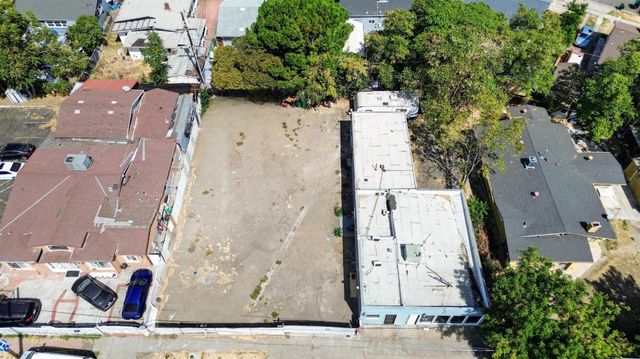 1133 E Harding Way, Stockton, CA 95205