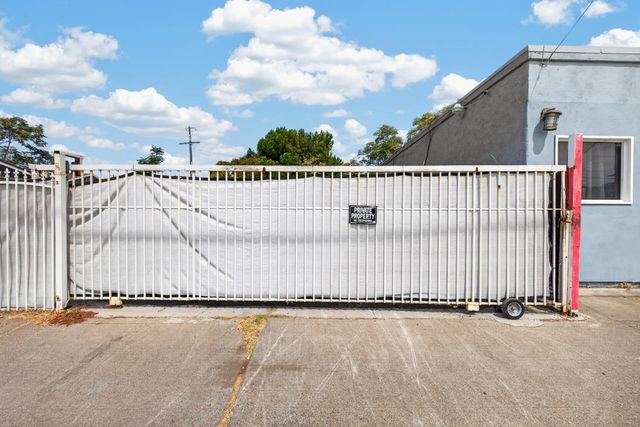 1133 E Harding Way, Stockton, CA 95205