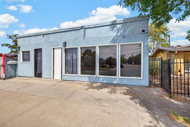 1133 E Harding Way, Stockton, CA 95205
