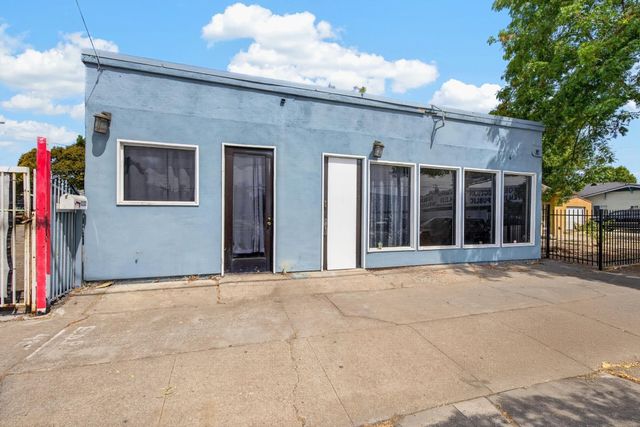 1133 E Harding Way, Stockton, CA 95205