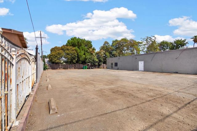 1133 E Harding Way, Stockton, CA 95205