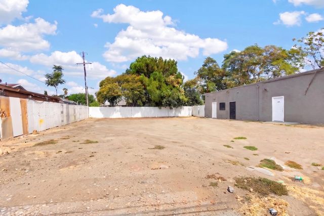 1133 E Harding Way, Stockton, CA 95205