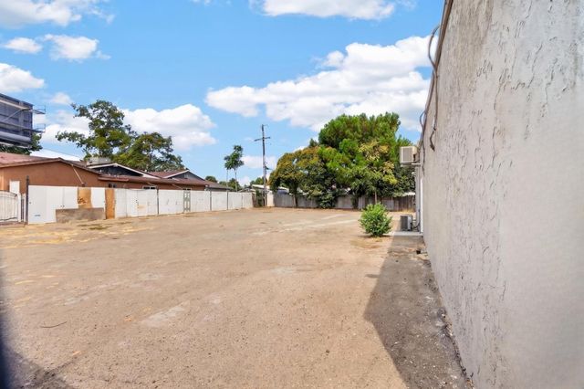 1133 E Harding Way, Stockton, CA 95205