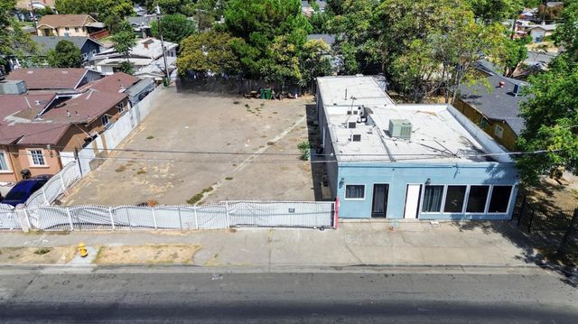 1133 E Harding Way, Stockton, CA 95205