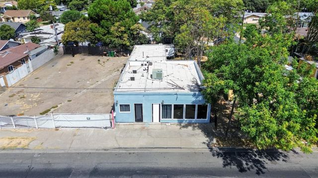 1133 E Harding Way, Stockton, CA 95205